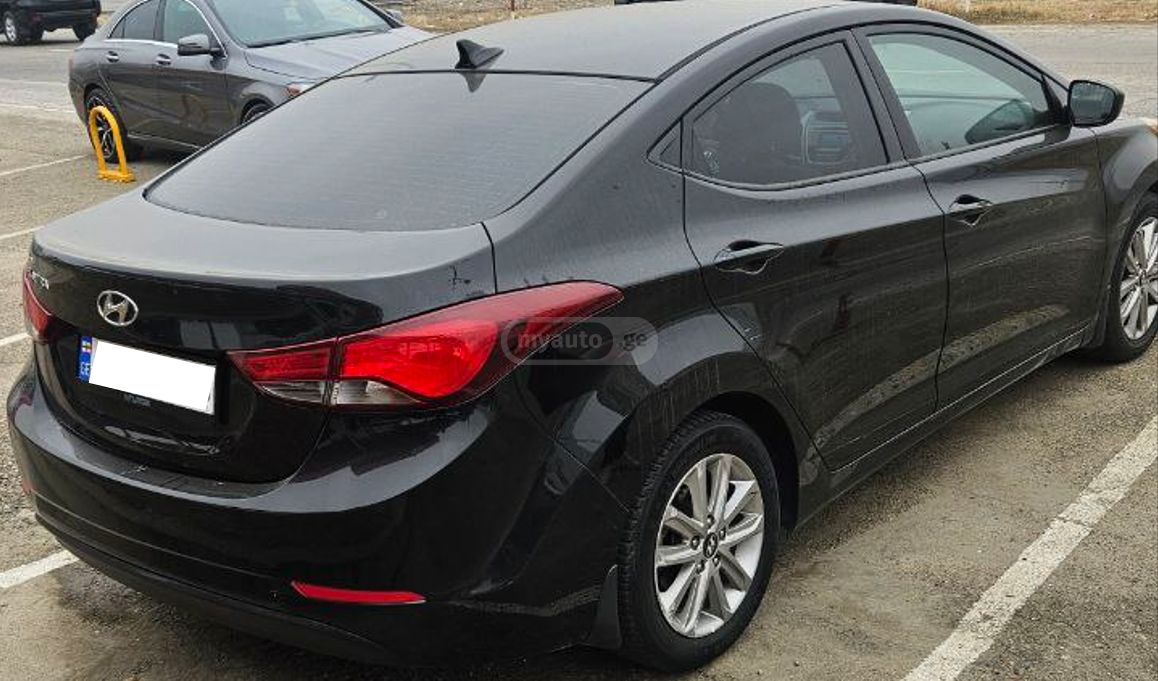 Hyundai Elantra - фото 4