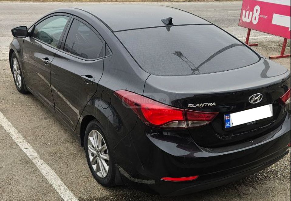 Hyundai Elantra - фото 5