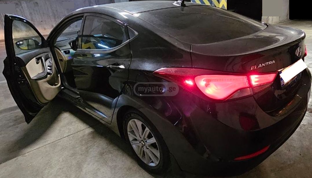 Hyundai Elantra - фото 6
