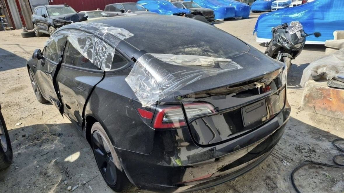 Tesla Model 3 - фото 11