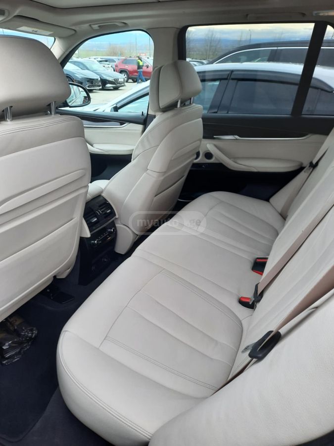 BMW X5 - фото 6