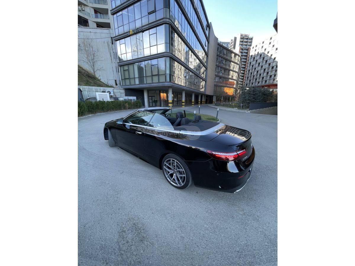 Mercedes-Benz E 300 AMG 2021 — миниатюра 13