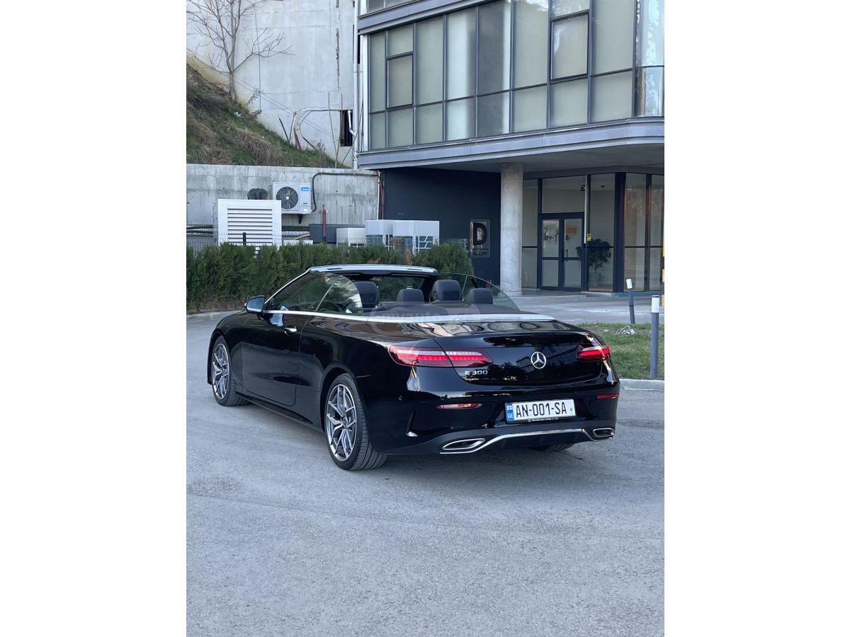 Mercedes-Benz E 300 AMG 2021 — миниатюра 3