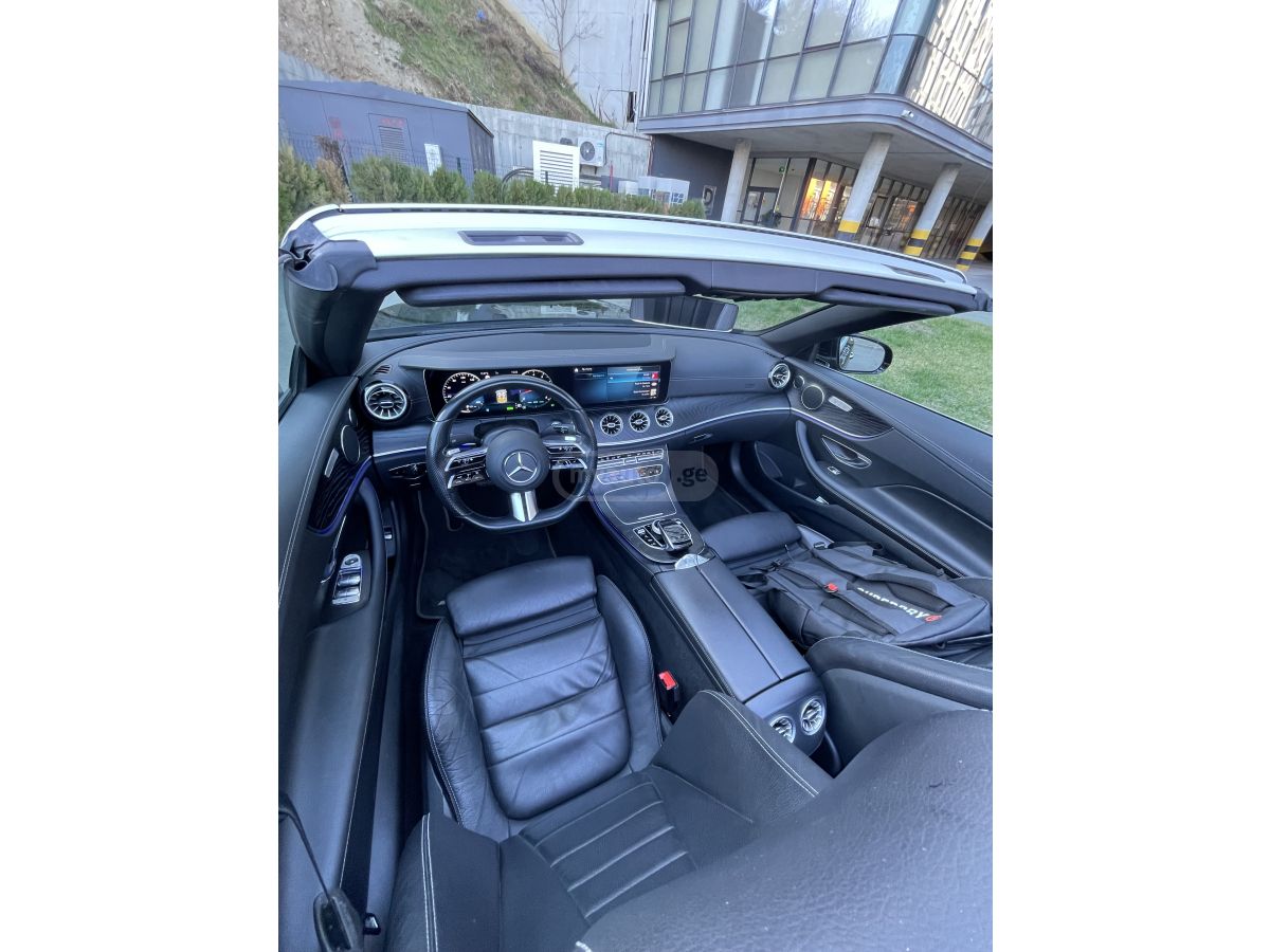 Mercedes-Benz E 300 AMG 2021 — миниатюра 4