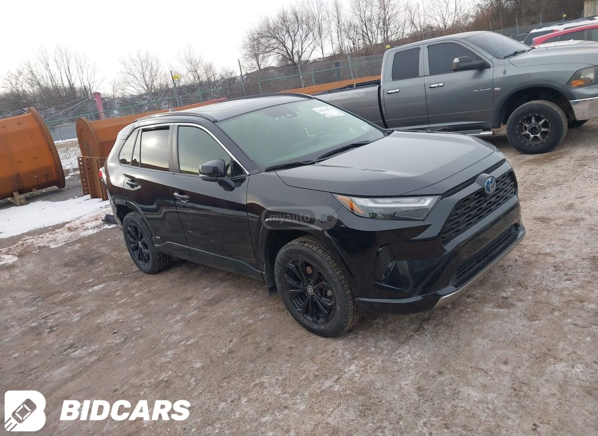 Toyota RAV 4 - фото 1
