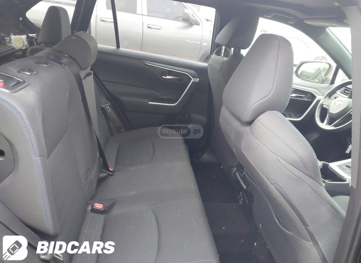 Toyota RAV 4 - фото 8