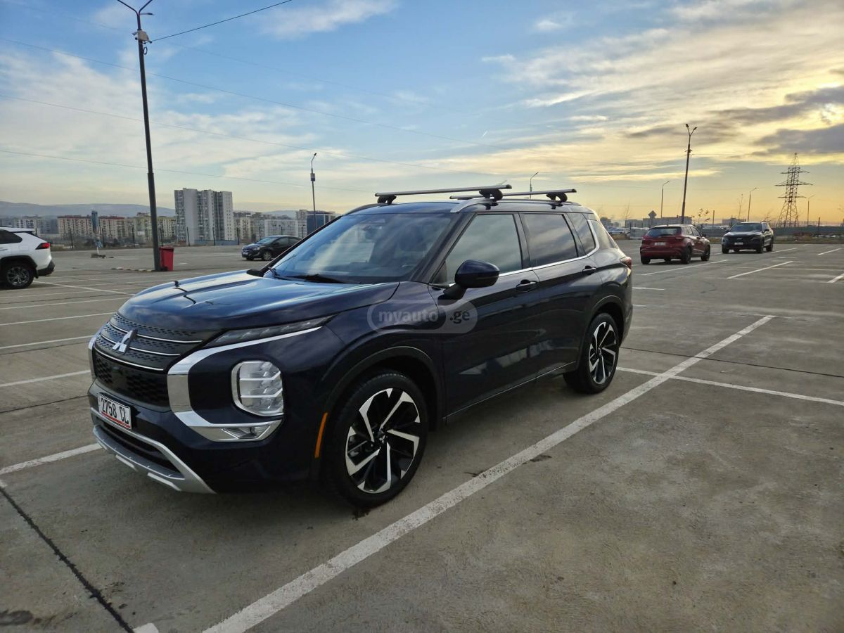 Mitsubishi Outlander - фото 2