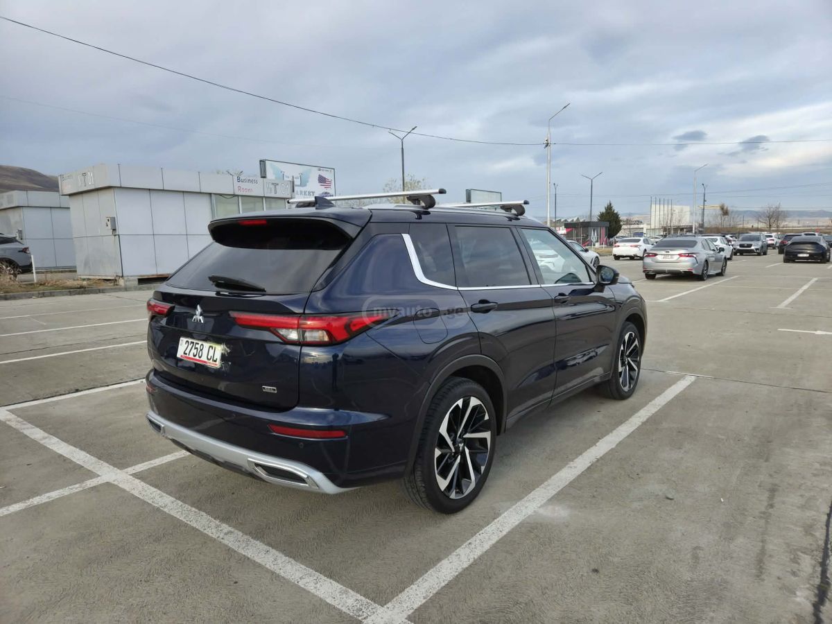 Mitsubishi Outlander - фото 6