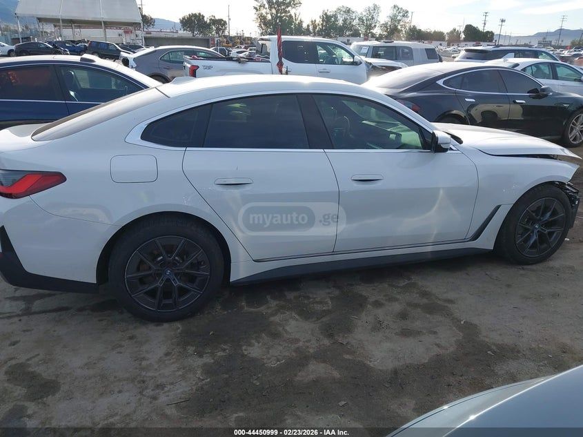 BMW eDrive40 4dr Rear-Wheel Drive — миниатюра 14