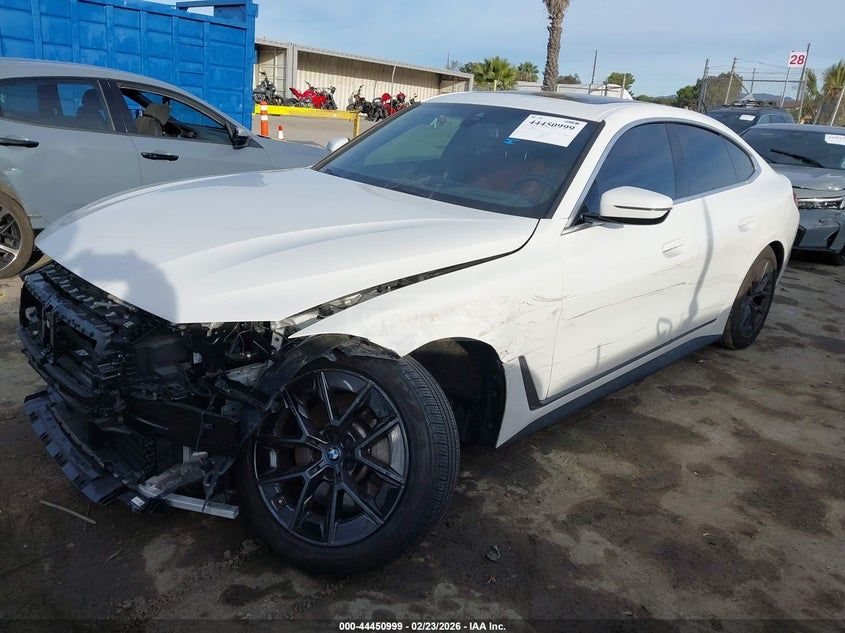 BMW eDrive40 4dr Rear-Wheel Drive — миниатюра 2