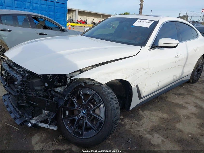 BMW eDrive40 4dr Rear-Wheel Drive — миниатюра 6