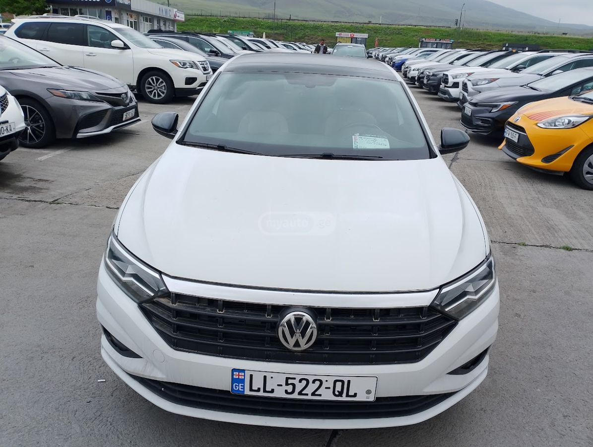 Volkswagen Jetta - фото 1