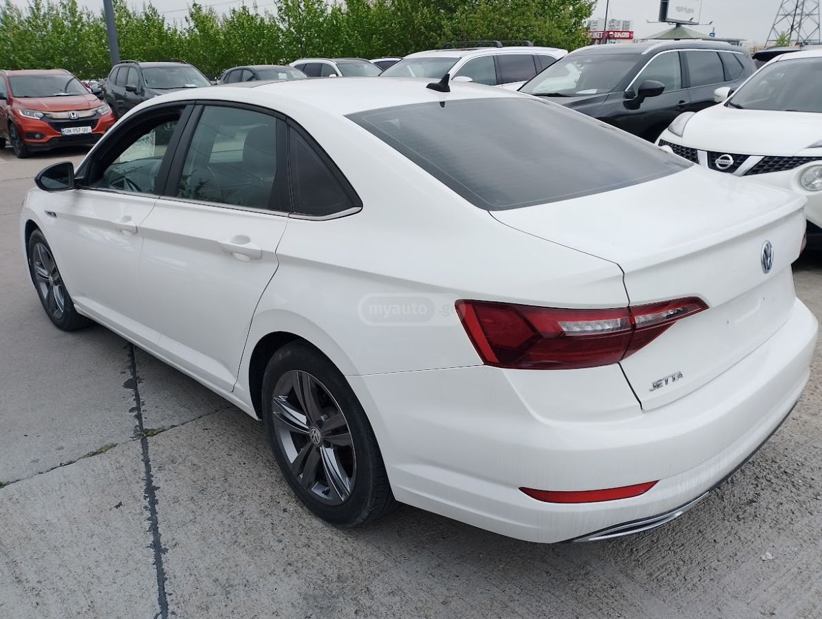 Volkswagen Jetta - фото 2