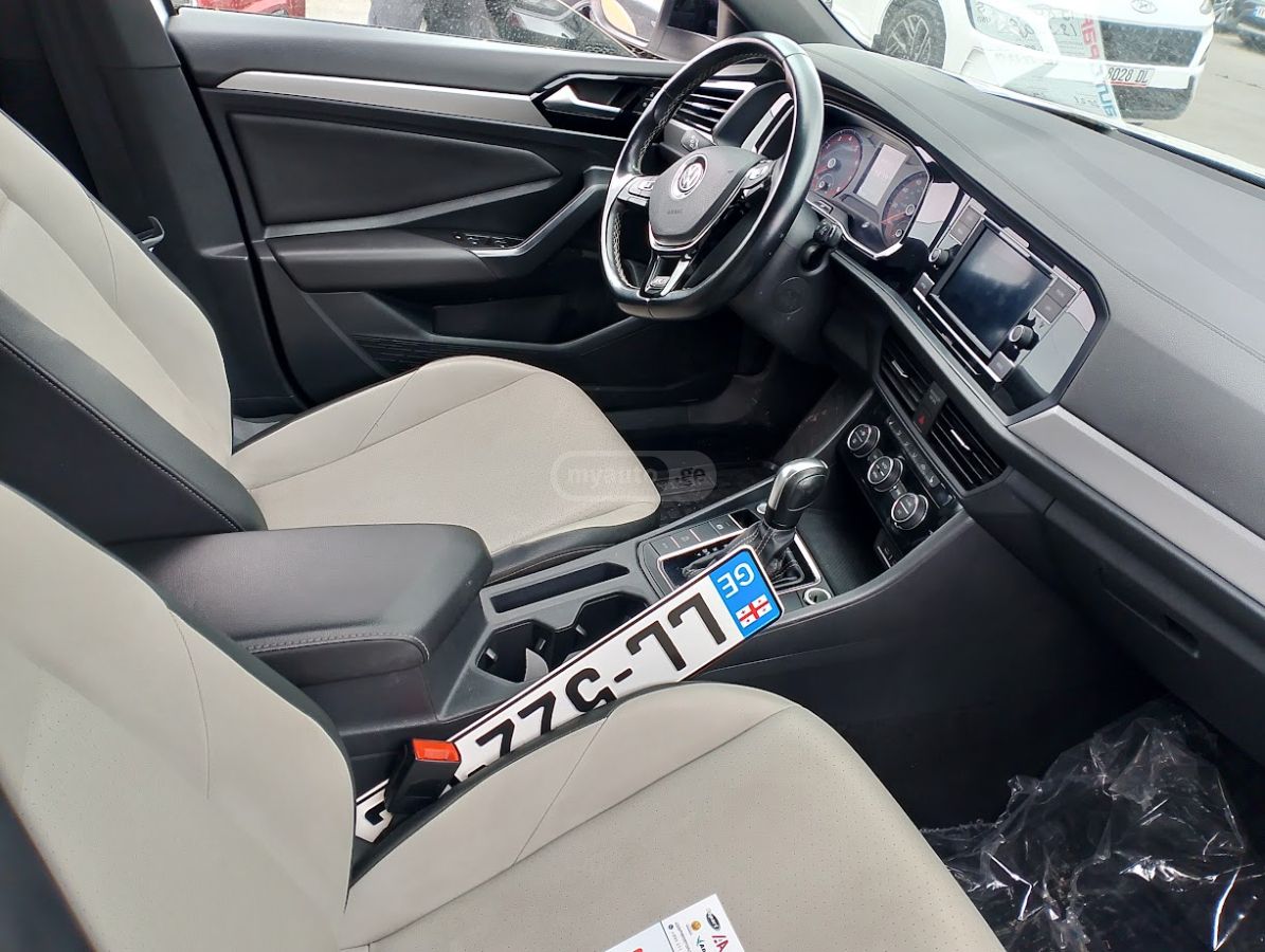 Volkswagen Jetta - фото 4