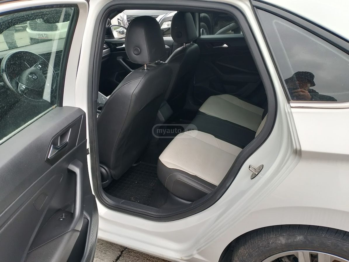 Volkswagen Jetta - фото 5