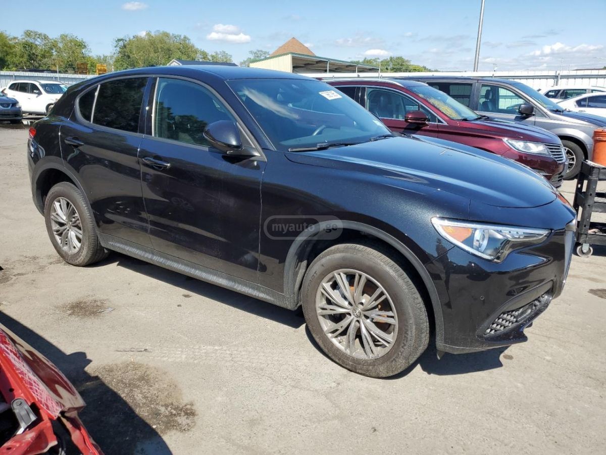 Alfa Romeo Stelvio 2023 — миниатюра 4