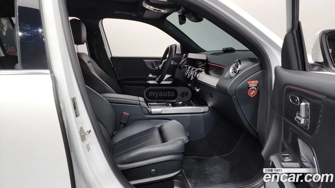 Mercedes-Benz GLB 35 AMG 2024 — миниатюра 11