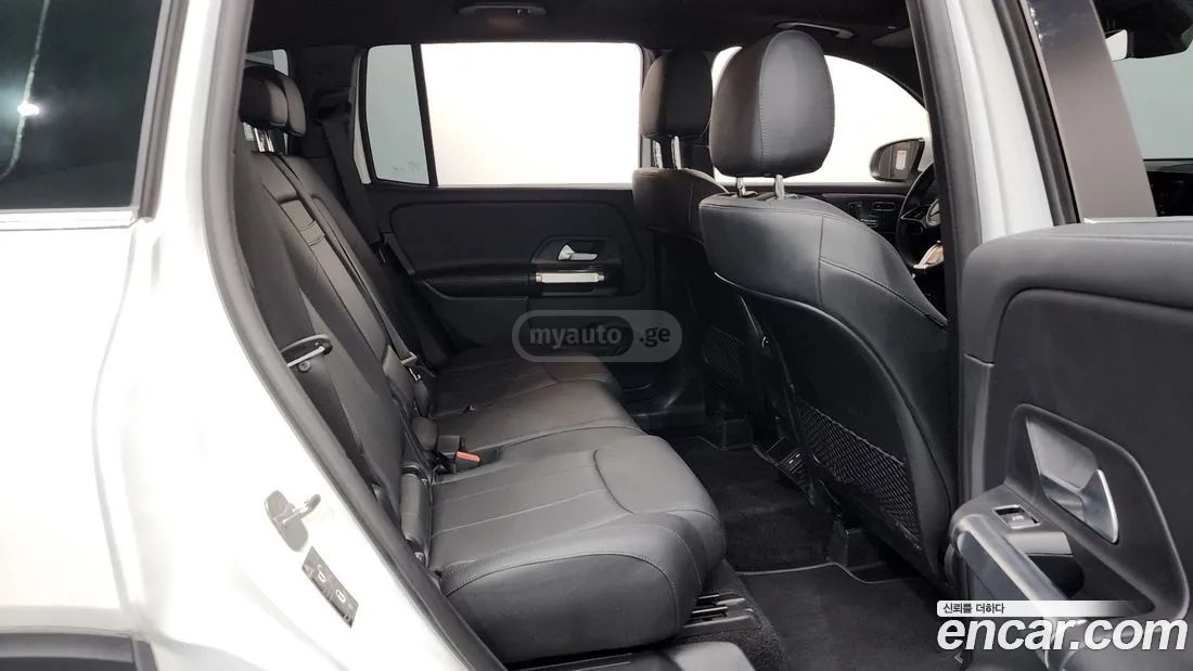 Mercedes-Benz GLB 35 AMG 2024 — миниатюра 12