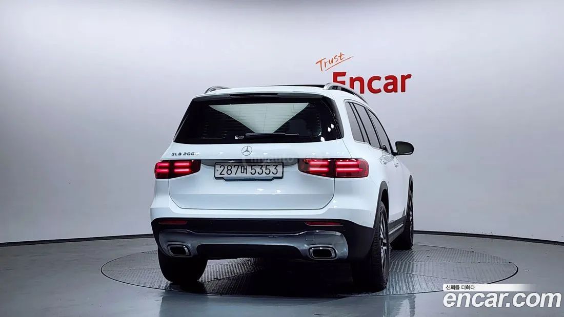 Mercedes-Benz GLB 35 AMG 2024 — миниатюра 4