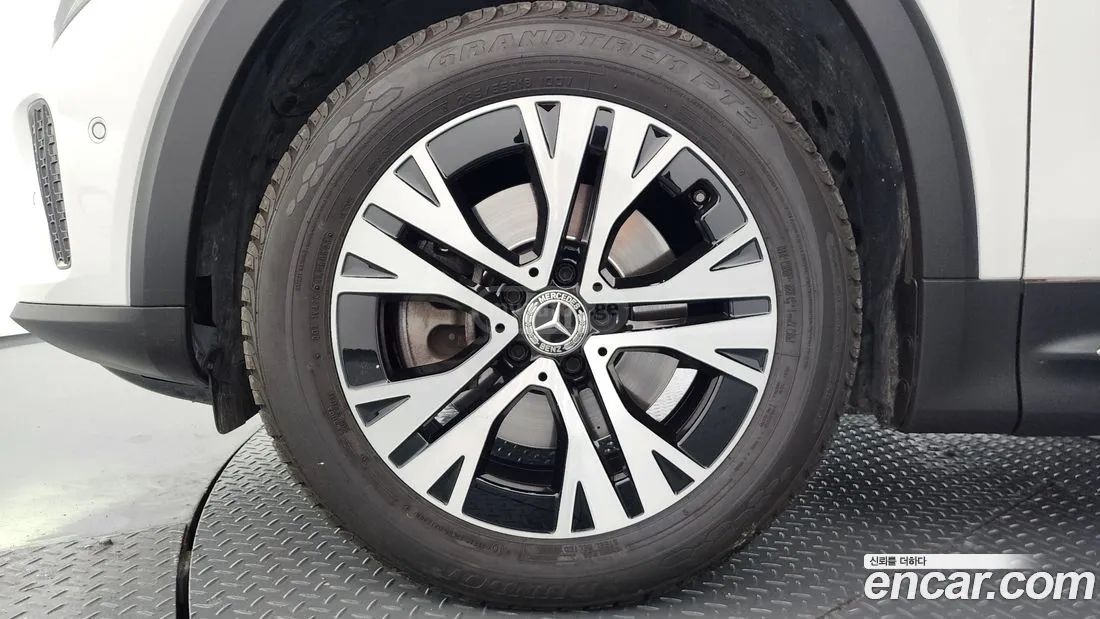 Mercedes-Benz GLB 35 AMG 2024 — миниатюра 5