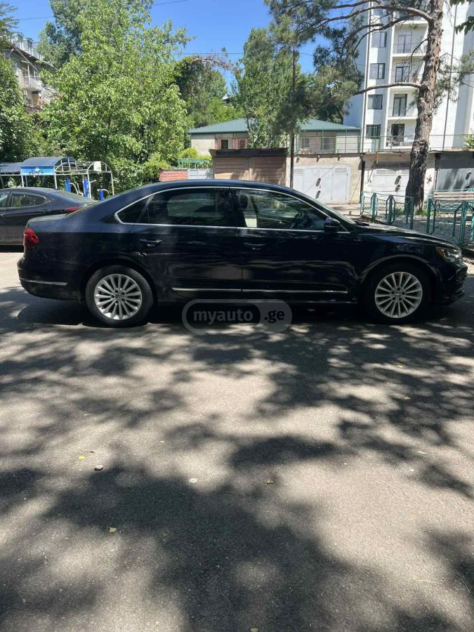 Volkswagen Passat - фото 12