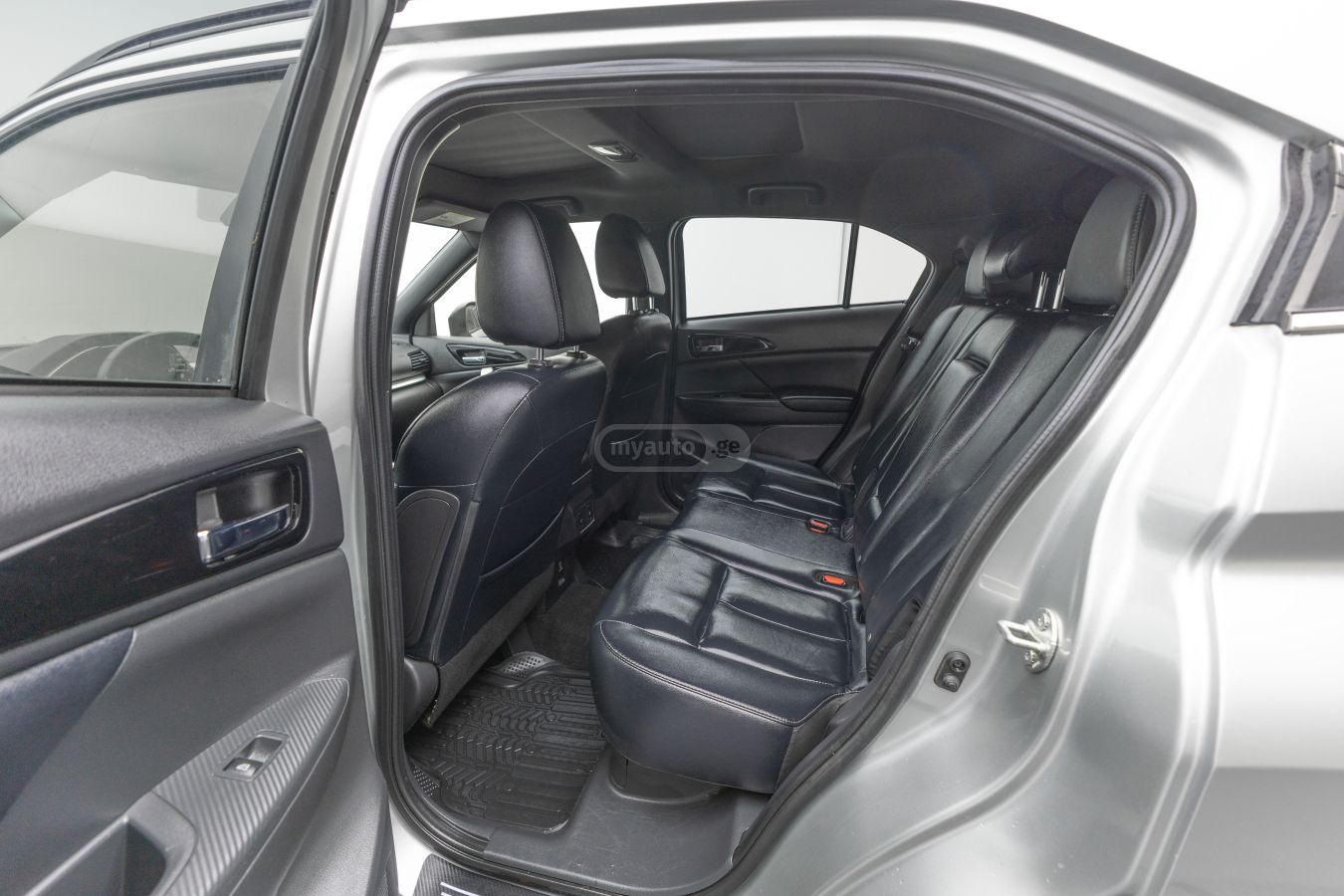 Mitsubishi Eclipse - фото 8