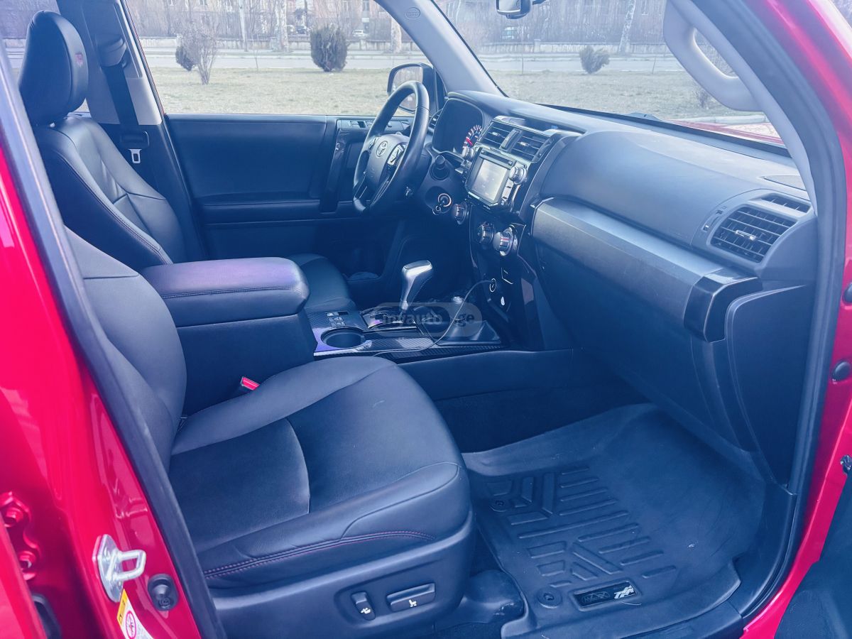 Toyota 4Runner - фото 6