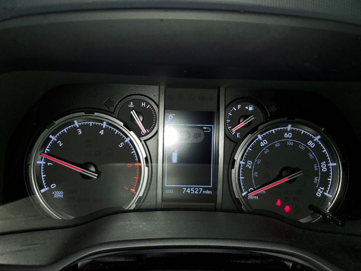 Toyota 4 Runner - фото 9