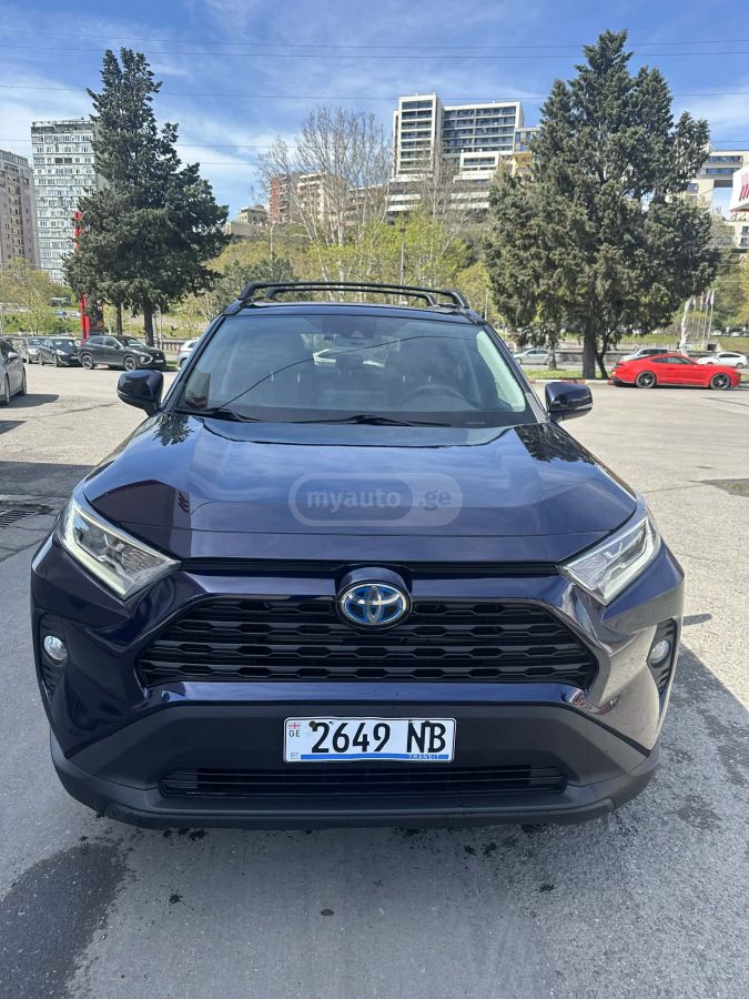 Toyota Rav 4 - фото 1