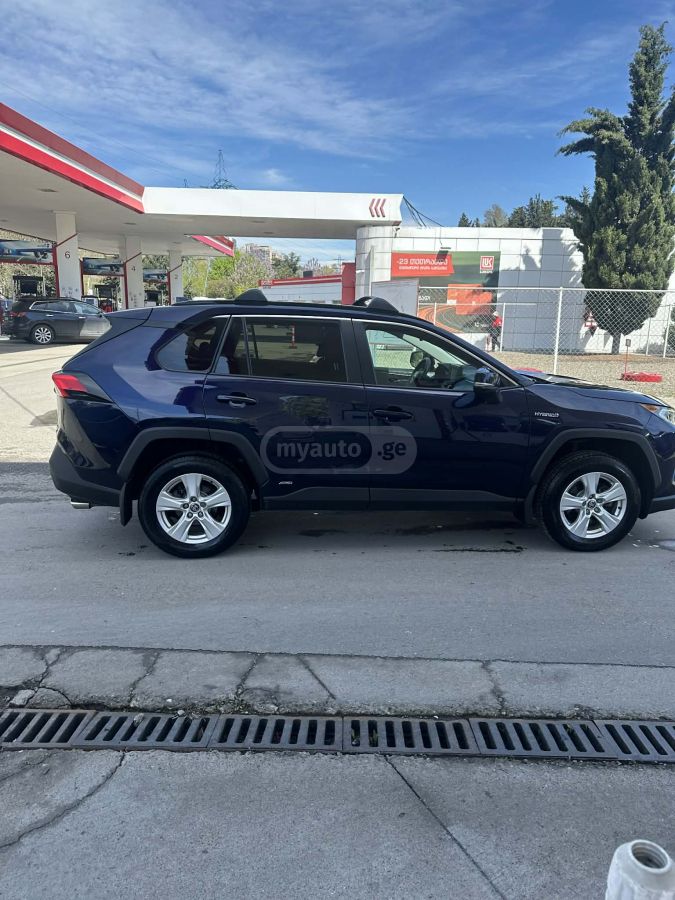 Toyota Rav 4 - фото 3