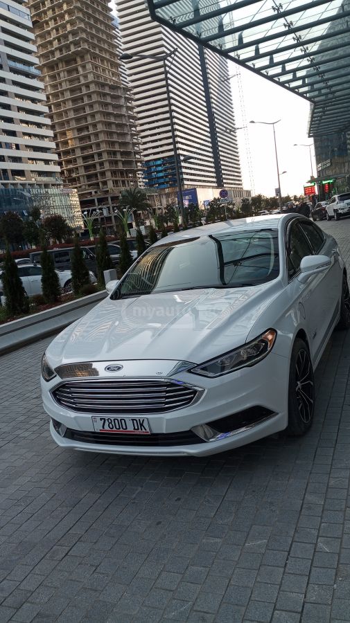 Ford Fusion - фото 1