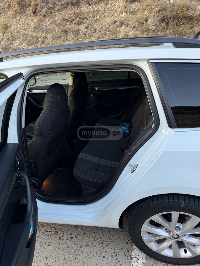 Skoda Octavia - фото 11