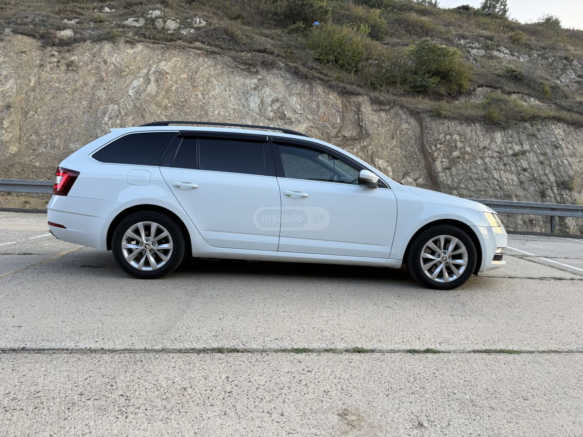 Skoda Octavia - фото 5