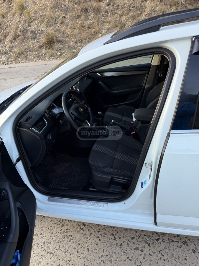 Skoda Octavia - фото 9