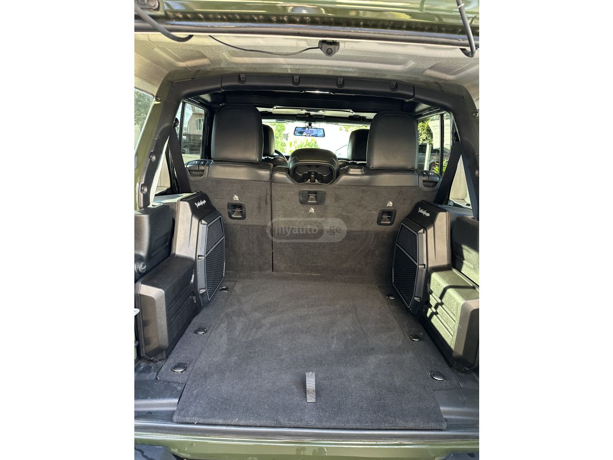 Jeep Wrangler - фото 7