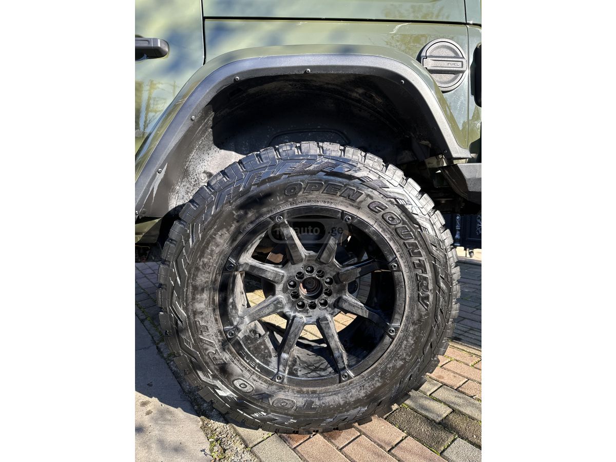 Jeep Wrangler - фото 8