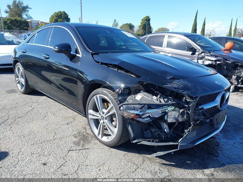 Mercedes-Benz CLA 250 - фото 2