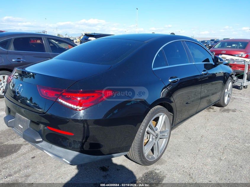 Mercedes-Benz CLA 250 - фото 4