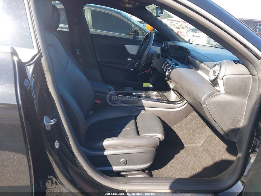 Mercedes-Benz CLA 250 - фото 5