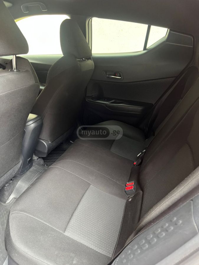 Toyota CHR - фото 8