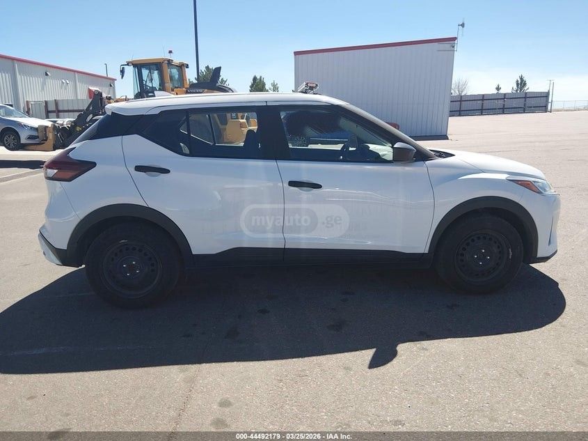 Nissan Kicks - фото 4