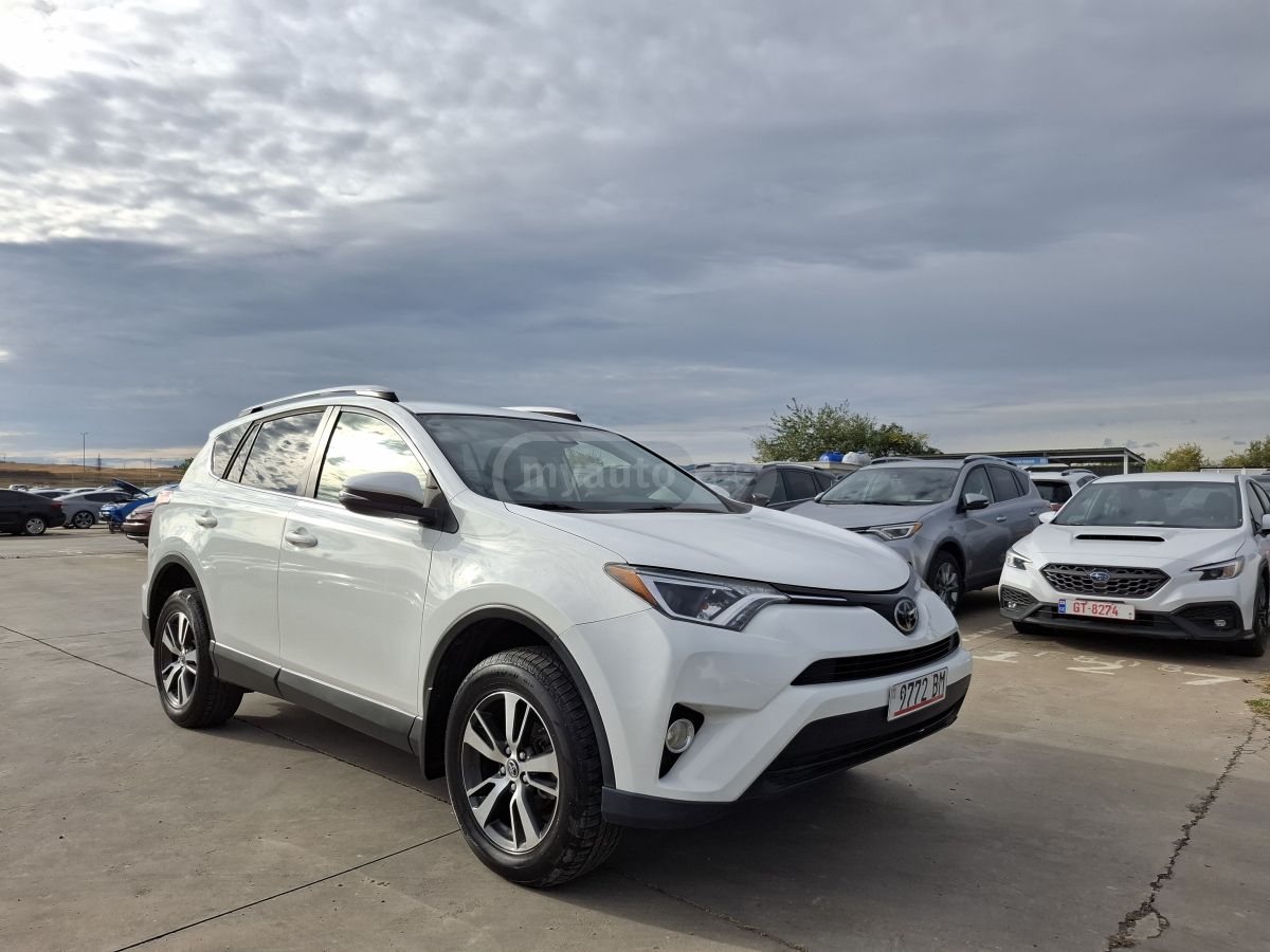 Toyota RAV 4 - фото 2