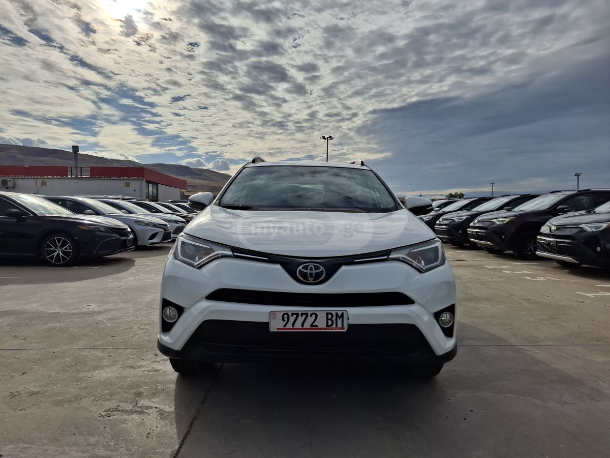 Toyota RAV 4 - фото 3