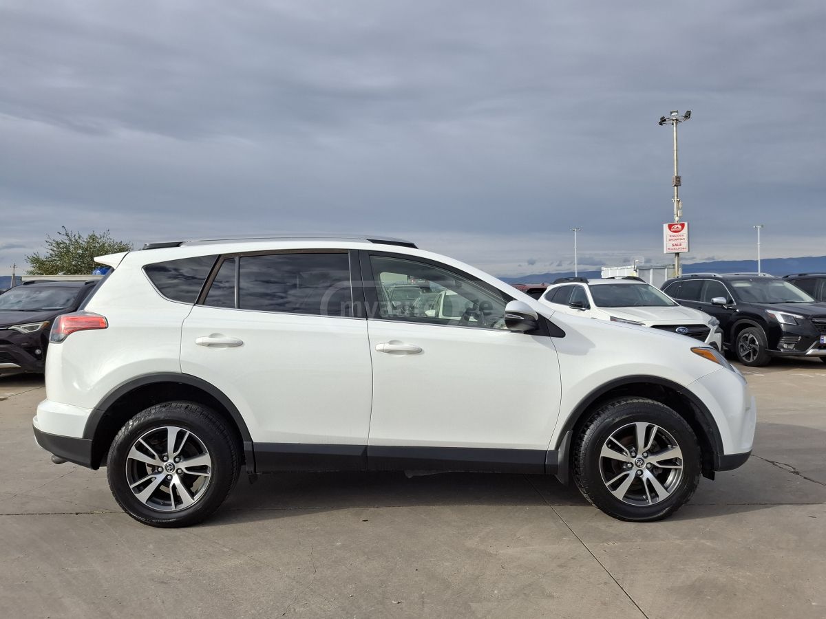 Toyota RAV 4 - фото 4