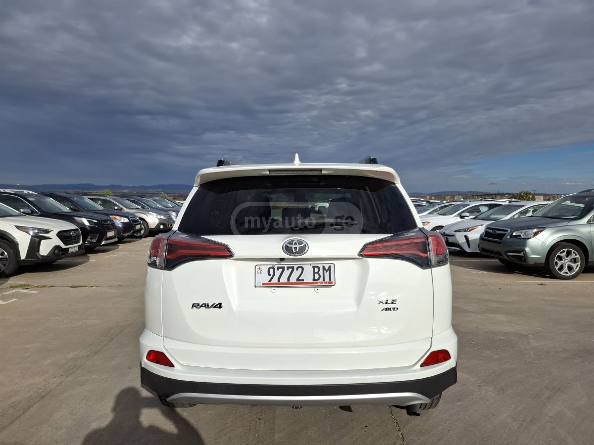 Toyota RAV 4 - фото 6