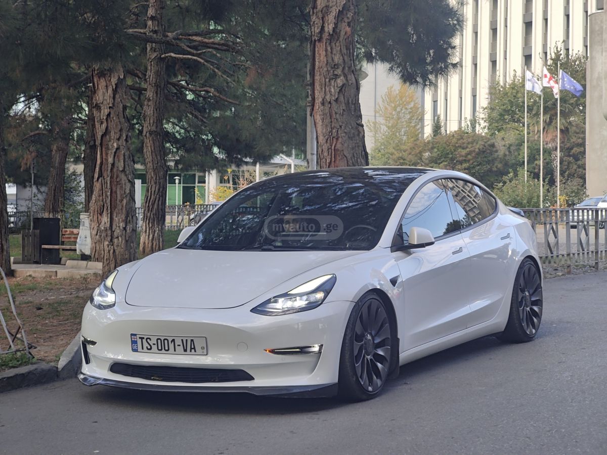 Tesla Model 3 - фото 2