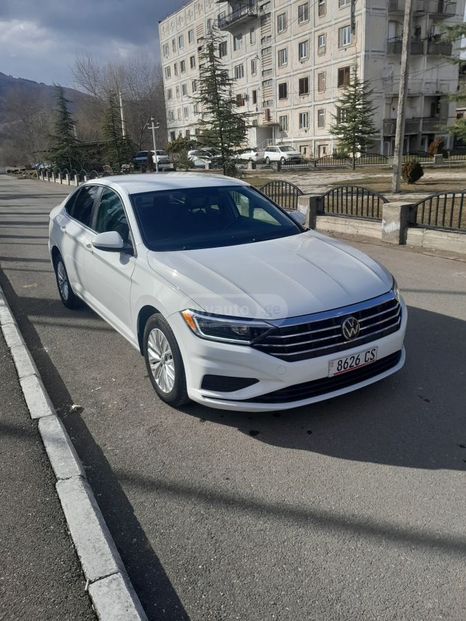 Volkswagen Jetta - фото 1