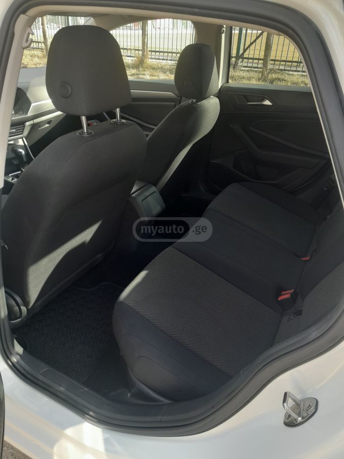 Volkswagen Jetta - фото 11