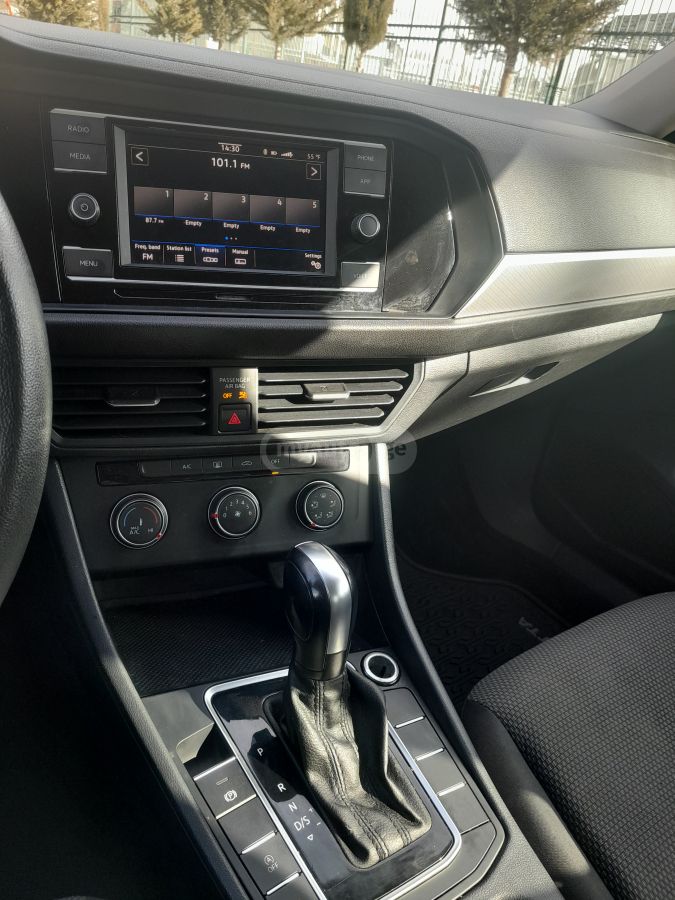 Volkswagen Jetta - фото 12