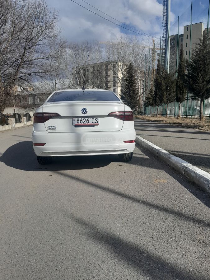 Volkswagen Jetta - фото 6